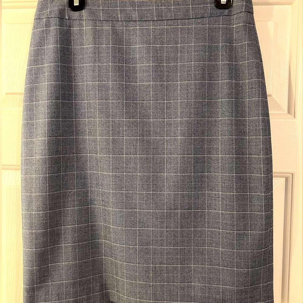 Banana Republic Blue and White Pencil Skirt Size 8. EUC